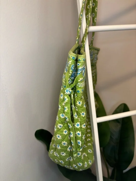 Vera Bradley 3 Piece Set, Quilted Green Floral Tote with Matching Wallet & Pouch - Picture 5 of 16